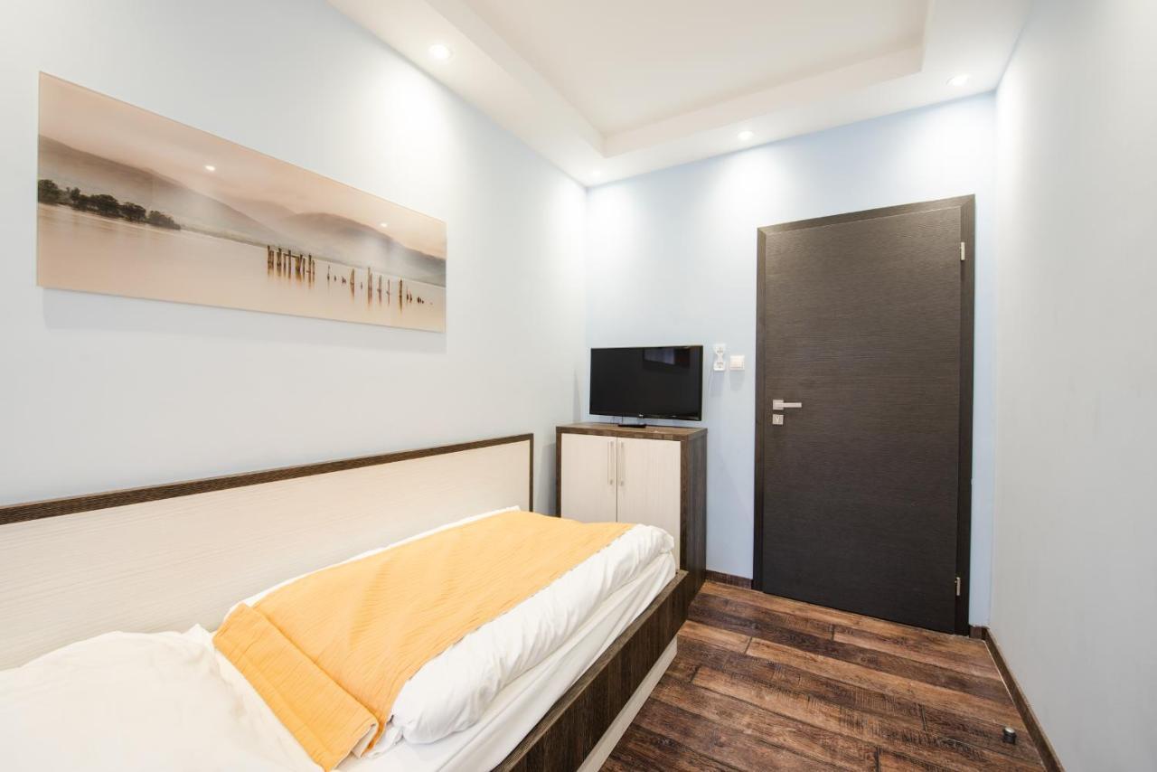 Brigitte Aparthotel 3*